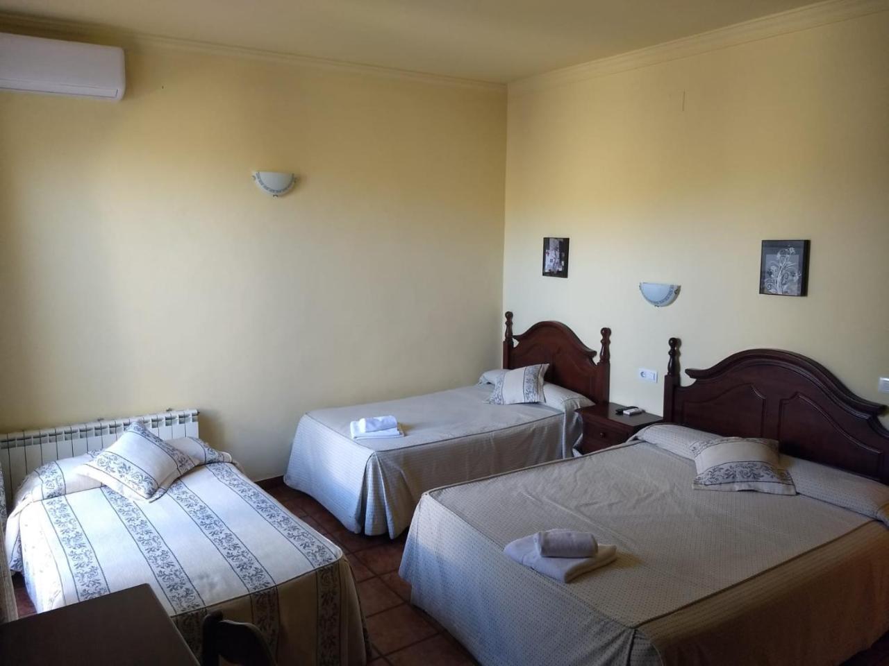 Hostal Nicol'S Hotel Luque Exterior foto